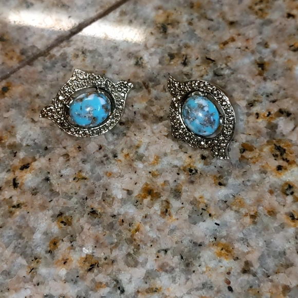Vintage Sarah Coventry Earrings Faux Turquoise Pea - Picture 2 of 13